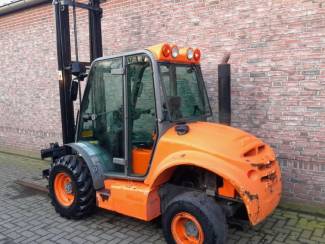 heftrucks stapelaars palletwagens RuwTerrein Heftruck (4x4)