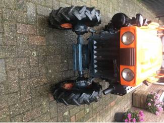 smalspoortractoren Kubota B7000 ,4WD, met kenteken
