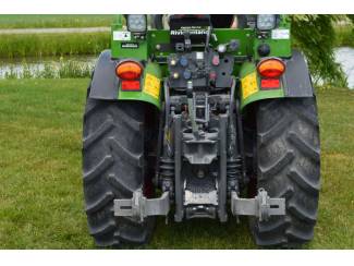 smalspoortractoren Fendt 208 VA Vario S3 Cabrio Smalspoor/Fruitteelttractor