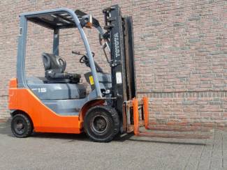 heftrucks stapelaars palletwagens Compacte Diesel Heftruck