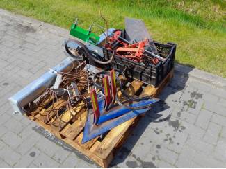 spuitmachines en toebehoren Portaaltractor + Werktuigen