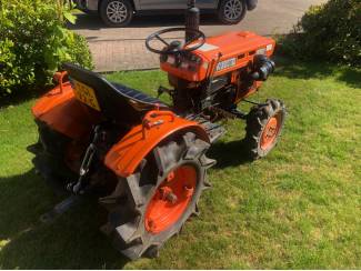 pluktreintractoren Kubota B7001, 4Wieldrive, 3 cillinder 17 PK,diesel,kenteken