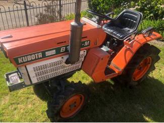 pluktreinen Kubota B1402 ,4 wiel drive, 3 cillinder diesel , 17 PK,  kenteken