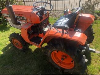 pluktreinen Kubota B1402 ,4 wiel drive, 3 cillinder diesel , 17 PK,  kenteken