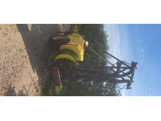 spuitmachines en toebehoren John Deere 310 dwarsstroomspuit