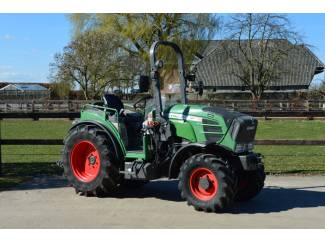 smalspoortractoren Fendt 207 VA Vario Cabrio Smalspoor/Fruitteelt tractor