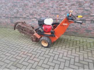 Zware Kettinggraver