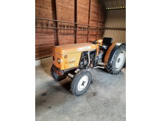 Smalspoortractor Renault 60s
