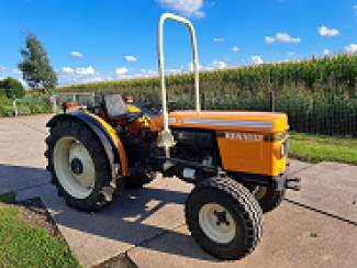 smalspoortractoren prachtige smalspoor tractor  Renault 60s