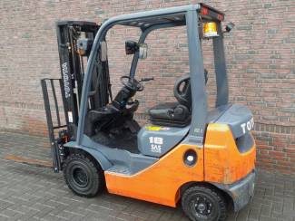 heftrucks stapelaars palletwagens Compacte Diesel Heftruck