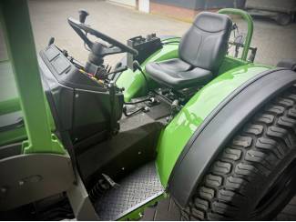 smalspoortractoren Fendt 250v, 4x4, 5831 uur, cabrio