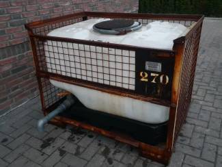 Watertank met Uitvoer
