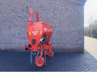 kunstmeststrooiers Brede Rijenstrooier