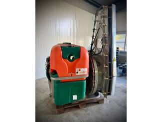 spuitmachines en toebehoren Lochmann NL255, 600L, 99% DRT (Jong gebruikt)
