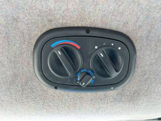 smalspoortractoren New Holland TN75VA smalspoortrekker - 2005