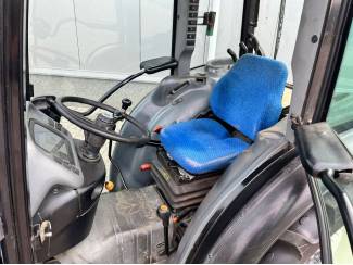 smalspoortractoren New Holland TN75VA smalspoortrekker - 2005