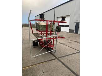 2 bijna identieke veelzijdige hoogwerkers met Honda GX 270 motor