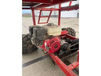 hoogwerkers en plukkoppers 2 bijna identieke veelzijdige hoogwerkers met Honda GX 270 motor