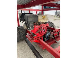 hoogwerkers en plukkoppers 2 bijna identieke veelzijdige hoogwerkers met Honda GX 270 motor