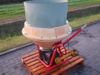 Compacte Meststoffenstrooier