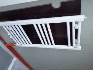 aanhangwagens 2 douche units.