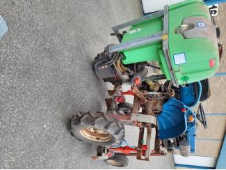 smalspoortractoren Iseki tx 1300 verhoogd met kappenspuit en toeboren