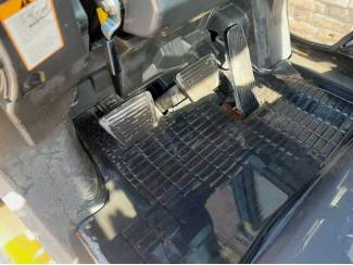 heftrucks stapelaars palletwagens Compacte Diesel Heftruck met Cabine