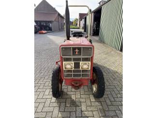 smalspoortractoren International 533 V (1974)