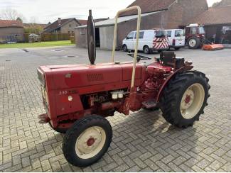 International 533 V (1974)