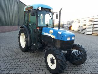 smalspoortractoren New Holland TN 95 NA