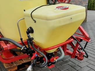 spuitmachines en toebehoren Compacte Veldspuit met Fustreiniger