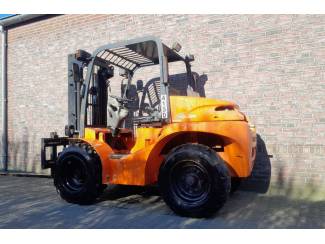 heftrucks stapelaars palletwagens Compacte Diesel Ruwterreinheftruck