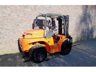 heftrucks stapelaars palletwagens Compacte Diesel Ruwterreinheftruck