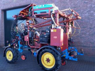spuitmachines en toebehoren Portaaltractor met 250cm Bodemvrijheid