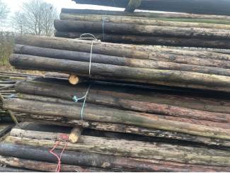 gecreosoteerde  boompalen 3meter  7  en  9  dik