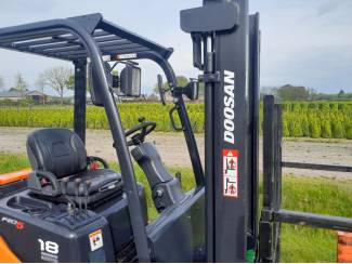 heftrucks stapelaars palletwagens Compacte Diesel Heftruck