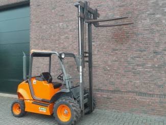 heftrucks stapelaars palletwagens Compacte Ruwterrein Heftruck 4WD