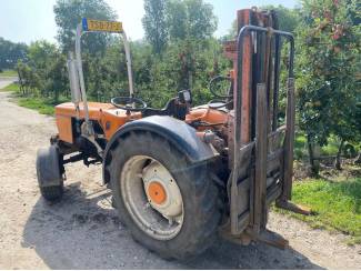 smalspoortractoren Renault R60