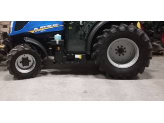 banden en velgen Set banden/ velgen New Holland