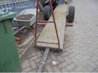 stevige nette fruitkar op nette banden  400 x 65 cm