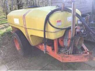 mechanische onkruidbestrijding Douven plantage spuitmachine getrokken spuitmachine teab