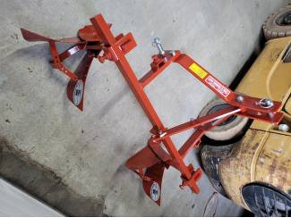 mechanische onkruidbestrijding Aanaarder / aanaardploeg  aldo biagioli  as5/2-3p