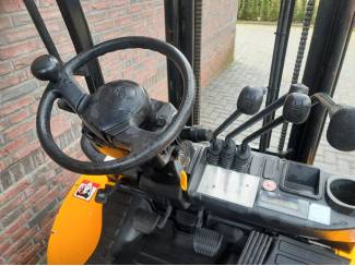 heftrucks stapelaars palletwagens Toyota Veldheftruck