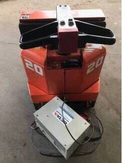 heftrucks stapelaars palletwagens Elektrische pompwagen met lader Toyota