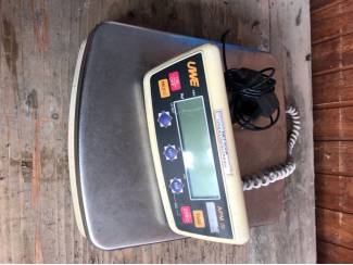 weegschalen UWE toonbank weegschaal