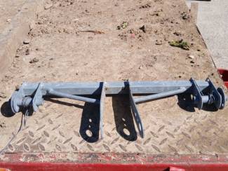 boompalen en toebehoren Te koop eindjukken  en eindspanners voor betonpalen 9 x 9