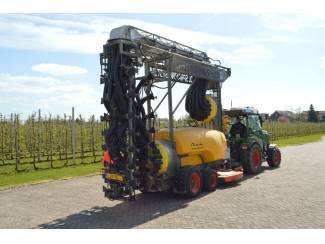 drie rijer spuit H.S.S. CF2000-3NG Boomgaardspuit 3-rijer