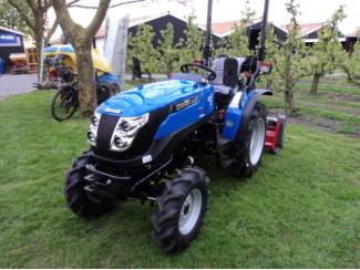 pluktreintractoren AKTIE Nieuwe Solis trekkers 20 + 26 met gratis klepelmaaier