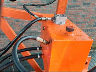 hoogwerkers en plukkoppers Snoeihoogwerker