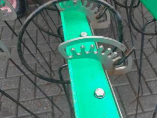 mechanische onkruidbestrijding Aangedreven Wiedeg met Strooier